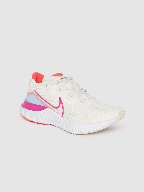nike running shoes myntra