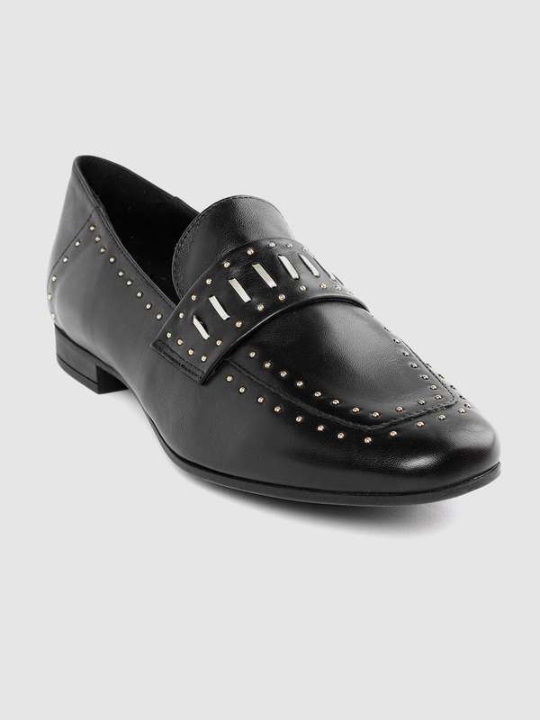loafer shoes myntra