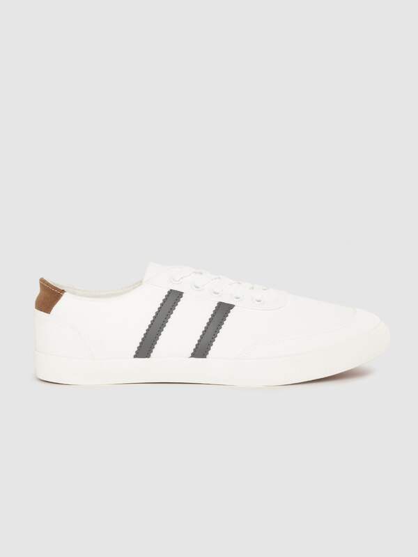 roadster casual shoes