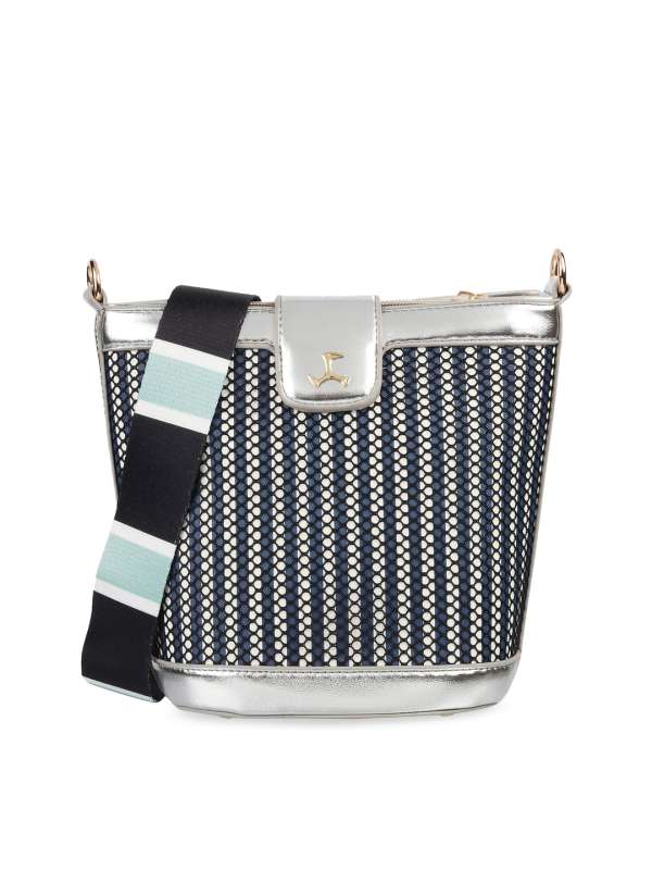 mochi hand purse