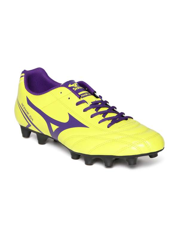 mizuno football boots india
