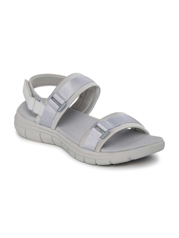 Red tape hotsell sports sandals