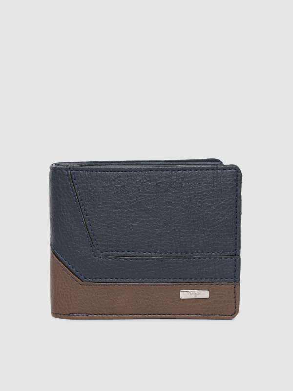 myntra baggit