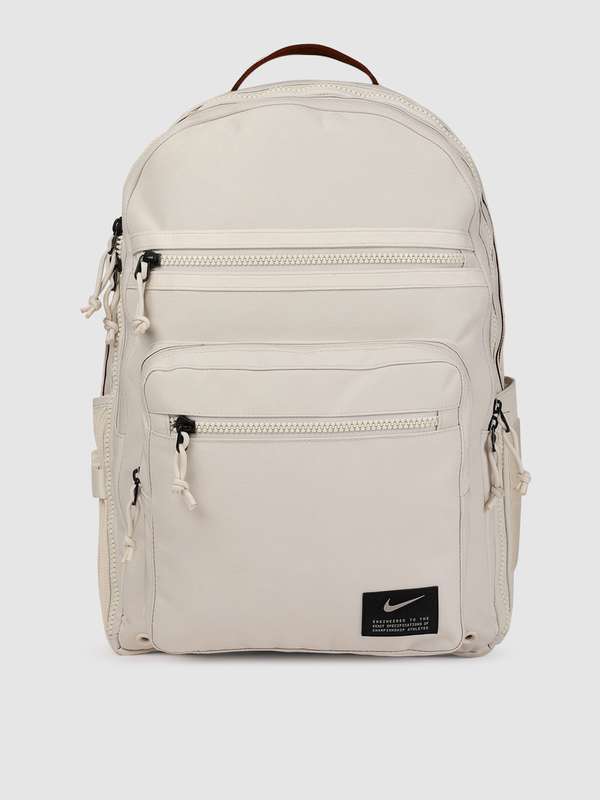nike backpacks myntra