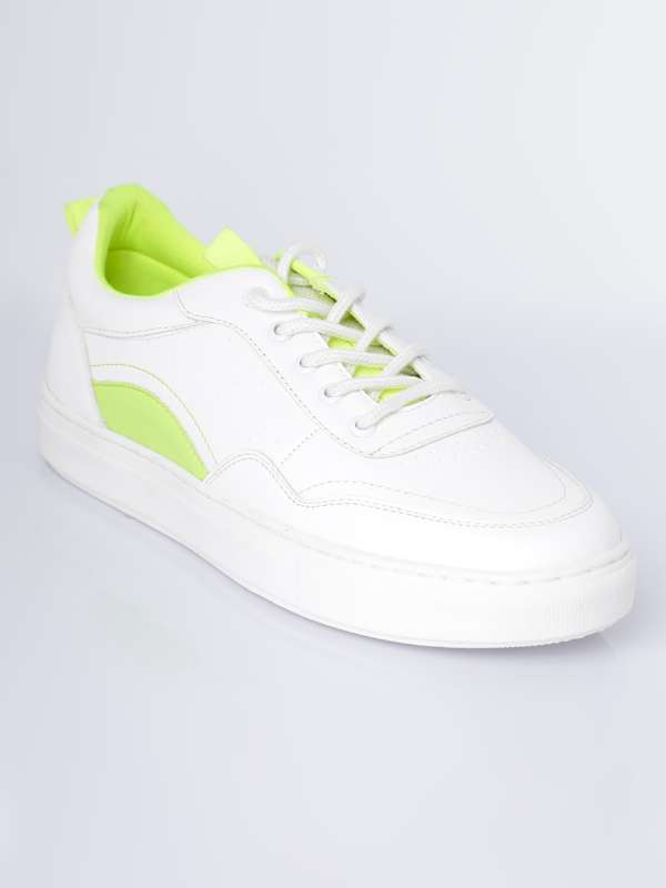 myntra sneakers mens