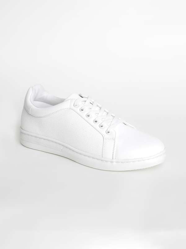 sneakers for men myntra