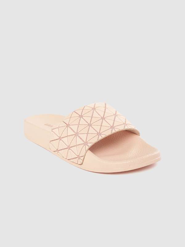 lavie chappals