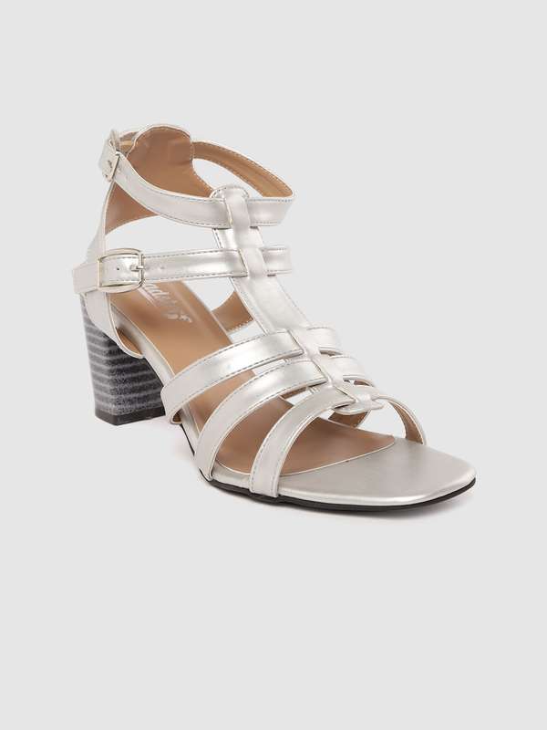 block heels online myntra