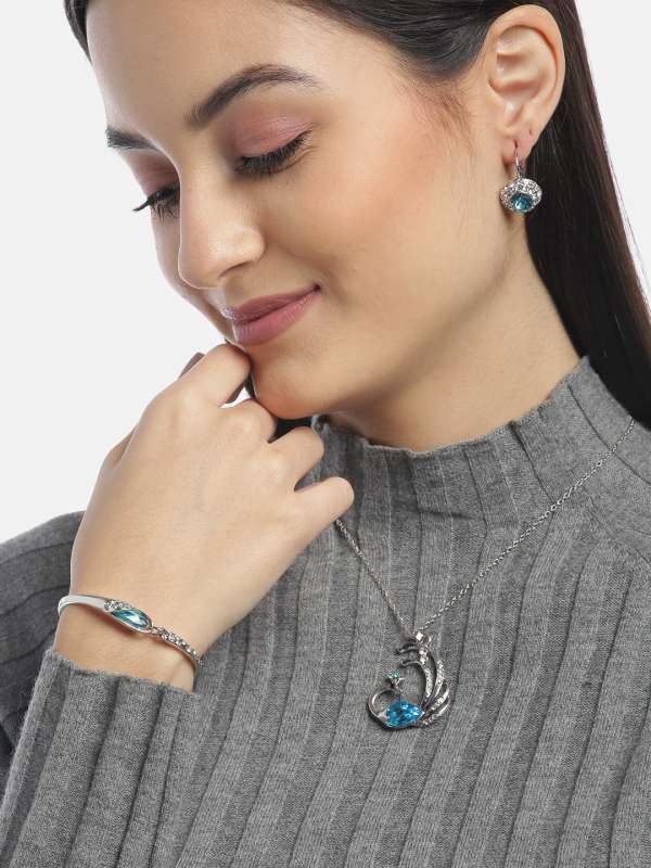 Blue Stone Earring And Pendant Set Buy Blue Stone Earring And Pendant Set online in India