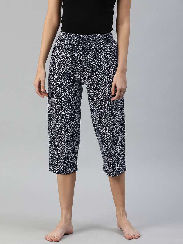 women's loose fit capris