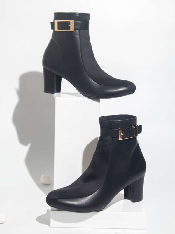 Low Price Offers on Black Boots Online for Women Myntra