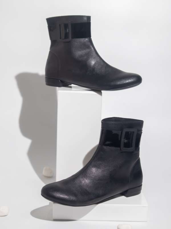 Low Price Offers on Black Boots Online for Women Myntra