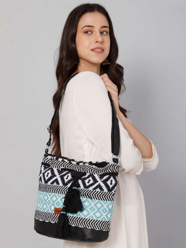 Bucket sling bag online clearance