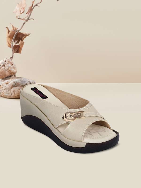 Trase footwear company clearance