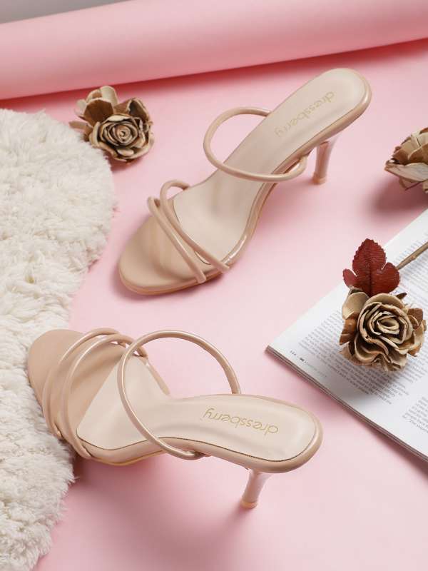 Dressberry footwear sales