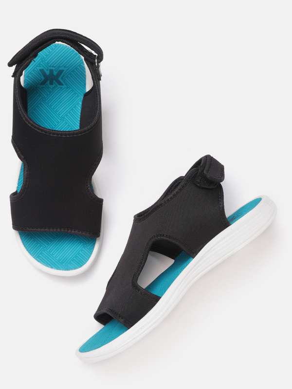 women's flat sandals on myntra