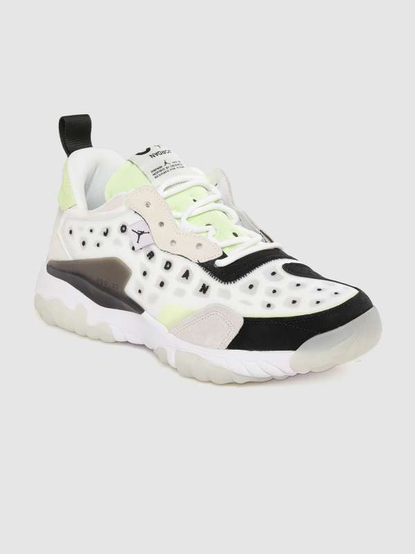sports shoes for men myntra