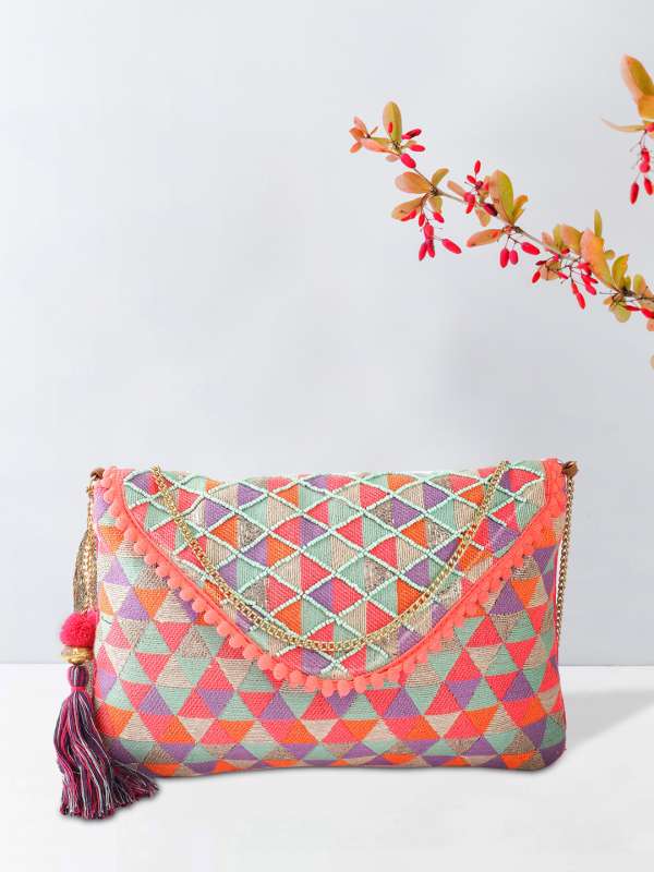 Bags under new arrivals 500 rupees