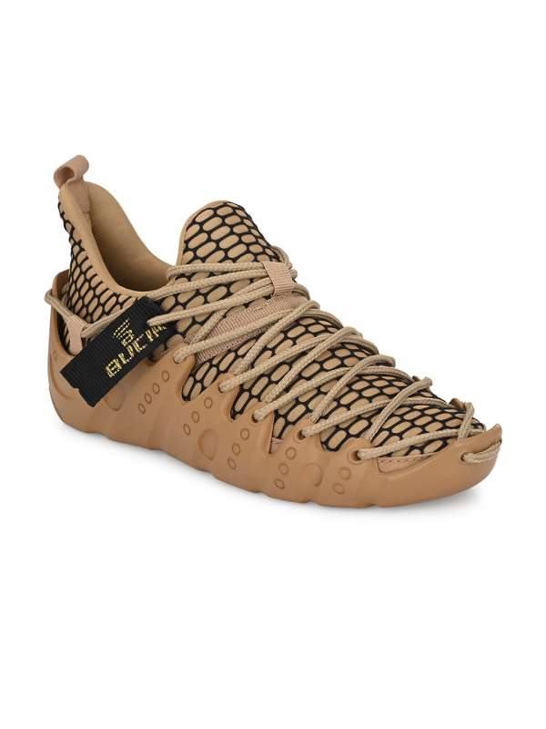 sports shoes for men myntra