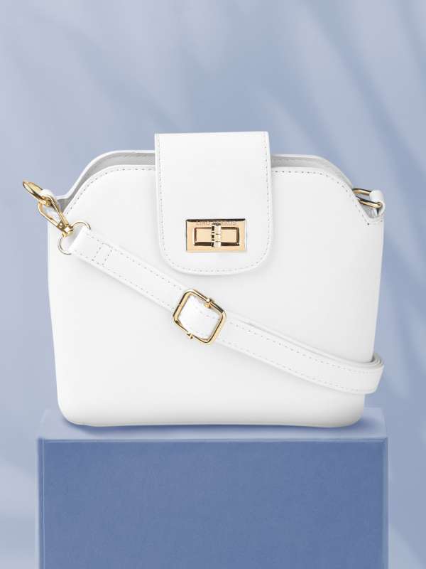 Sling bag online myntra 2025