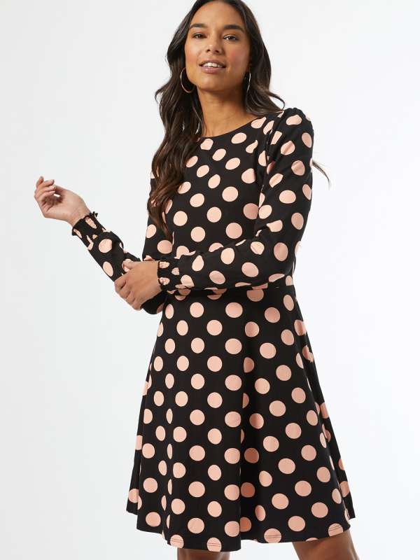 black dress on myntra