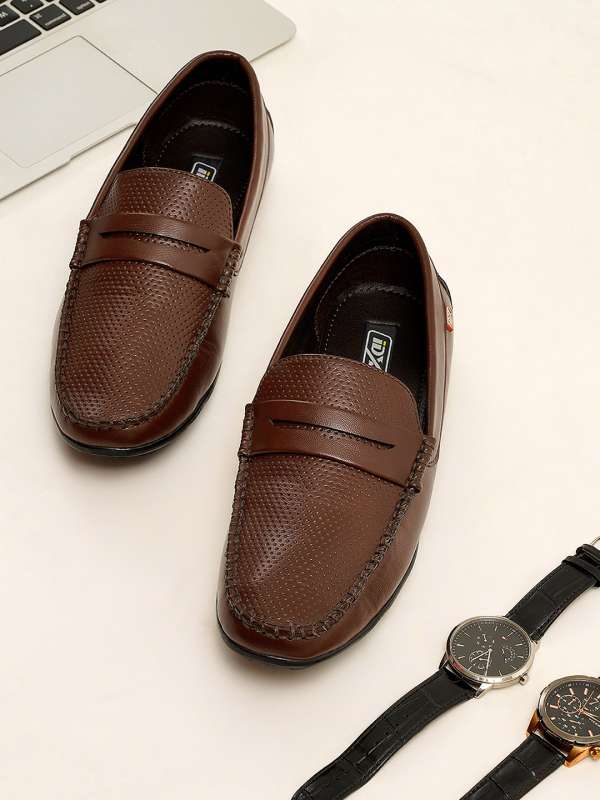 Maroon Shoes Fila Id Buy Maroon Shoes Fila Id online in India