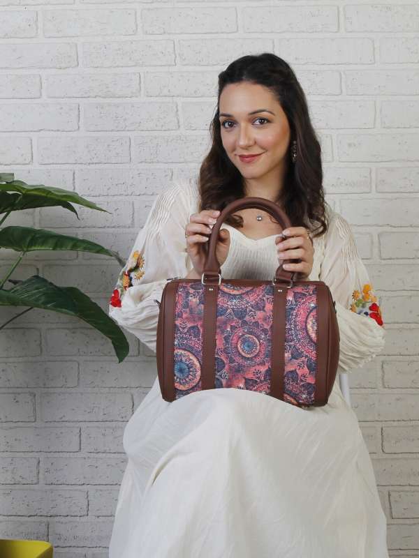 Inddus Handbags Traditional Saree Buy Inddus Handbags Traditional Saree online in India