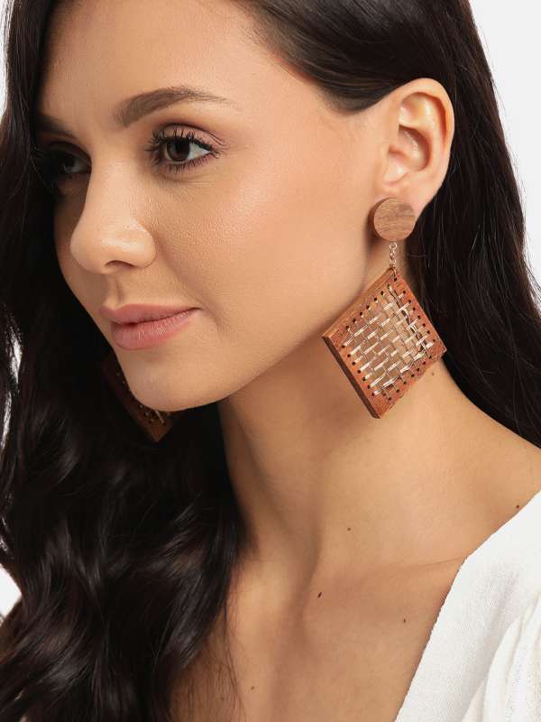 Myntra stud earrings hot sale