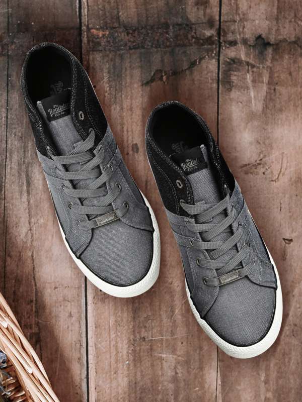 canvas shoes on myntra