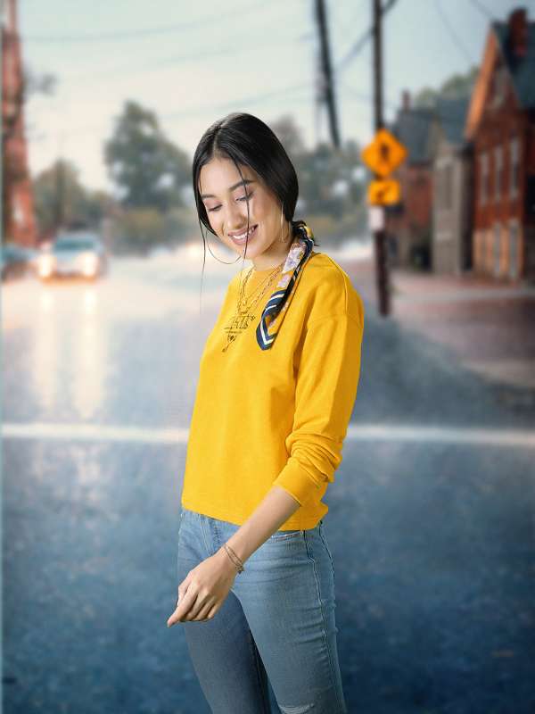 Levis outlet yellow sweater