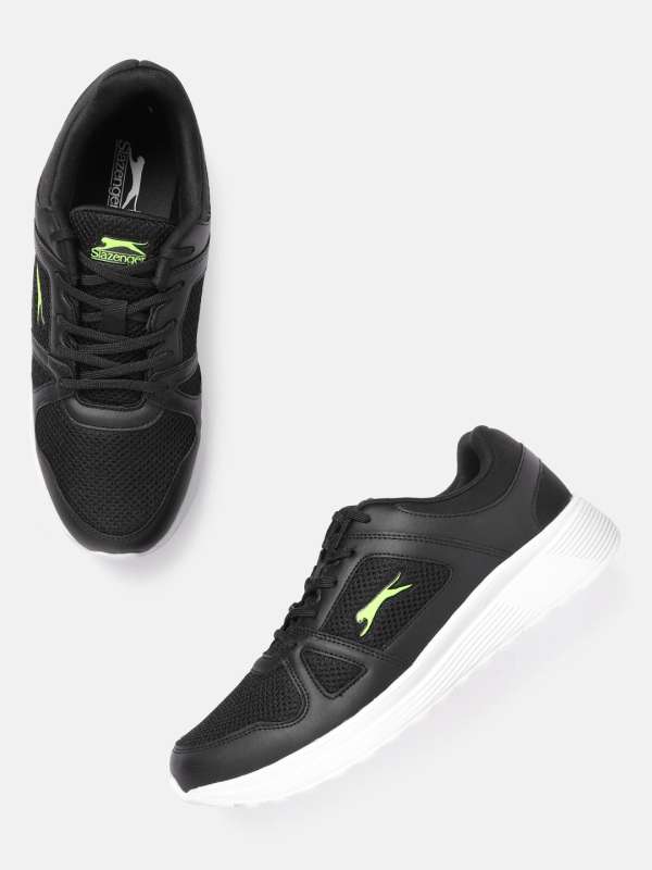 black gym shoes