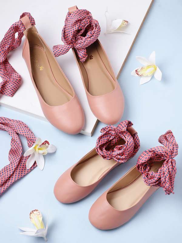 Kids pink ballet store shoes