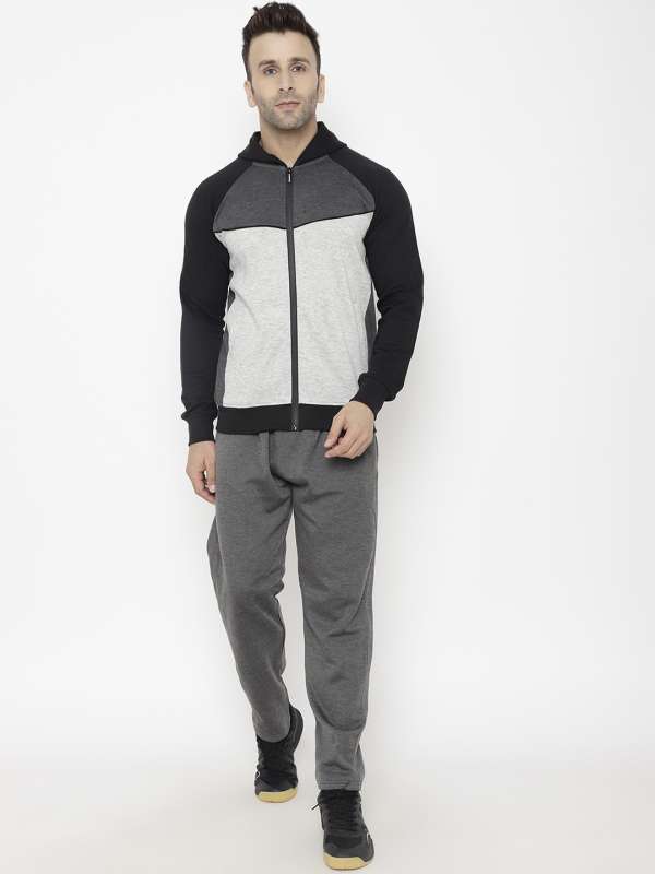 Winter hot sale tracksuit online