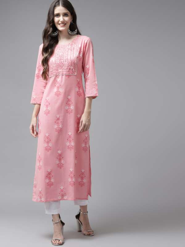 Sandals on kurti top