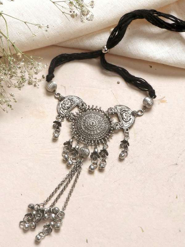 Choker store on myntra