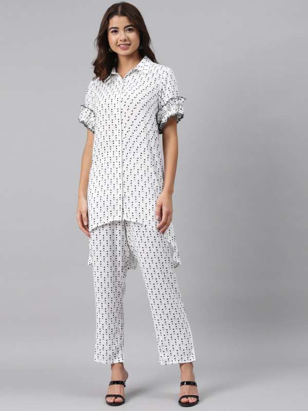 White Women Kurtas Kurtis Sabhyata Libas Buy White Women Kurtas