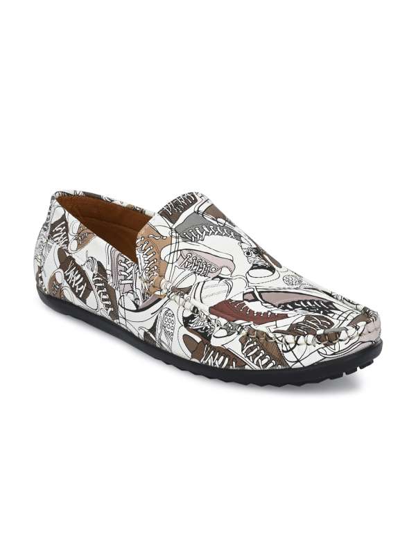 Derby kicks shoes deals