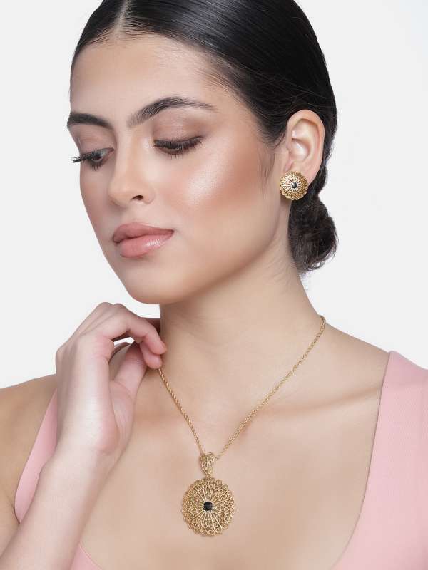 Buy gold pendant set online hotsell
