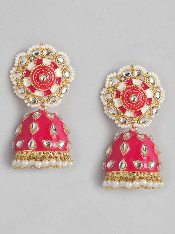 Magenta top pink earrings