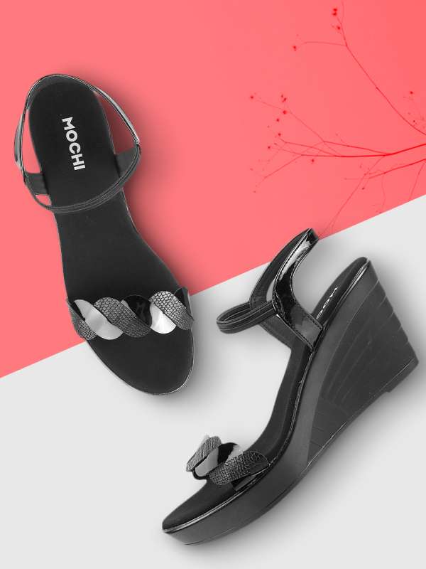 Mochi black deals wedges heels