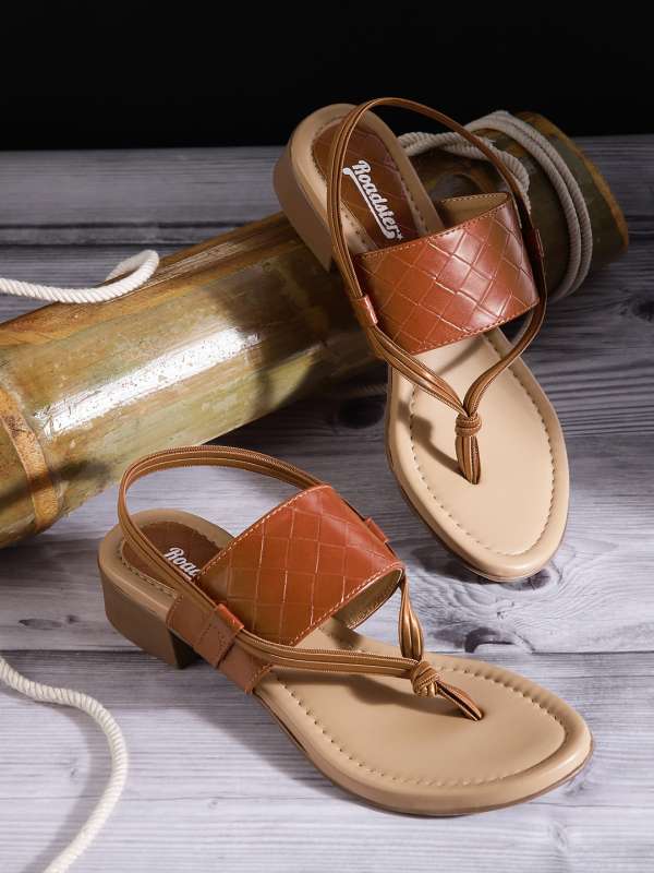 Roadster chappals top