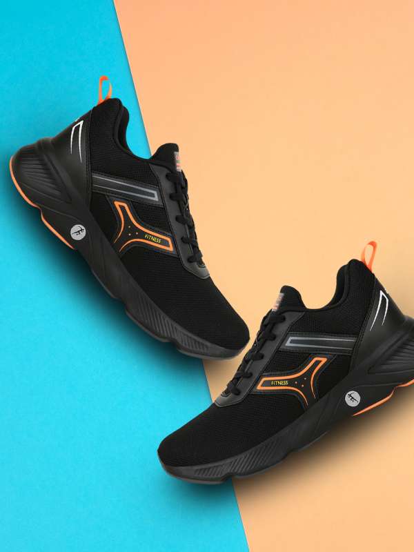 Myntra offers outlet on shoes