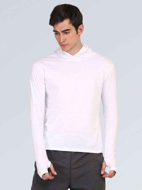 White cap best sale t shirt