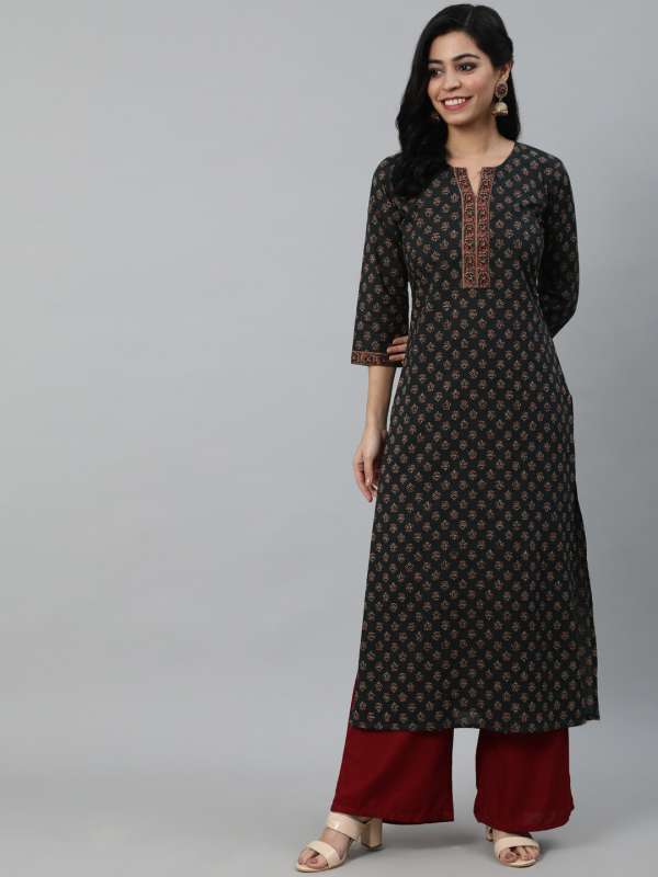 Nayo clothing store website