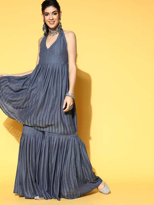 backless tops myntra