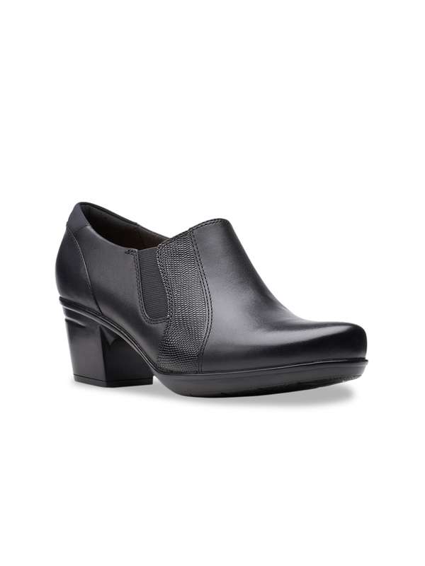 clarks black boots