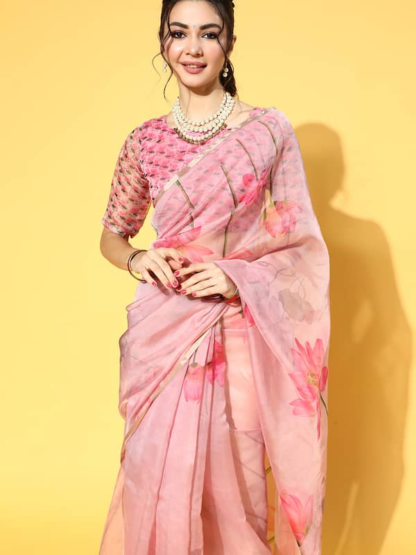 Aarti Ravi in a yellow floral print saree at Nayanthara's wedding! |  Fashionworldhub