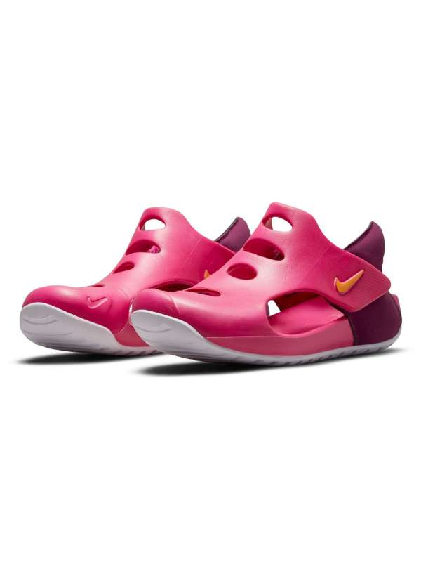 Boys best sale slippers nike