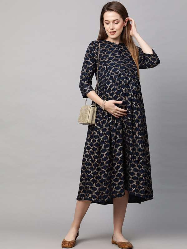 Feeding deals gowns myntra
