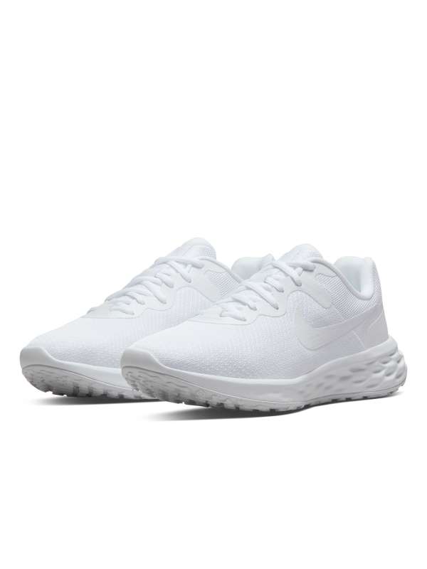 Womens white top nike pumps